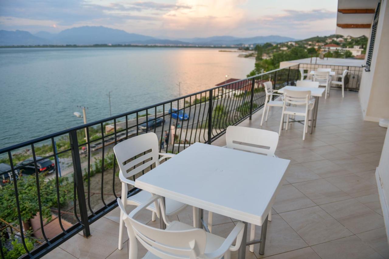 LakeFront House Široka Buitenkant foto
