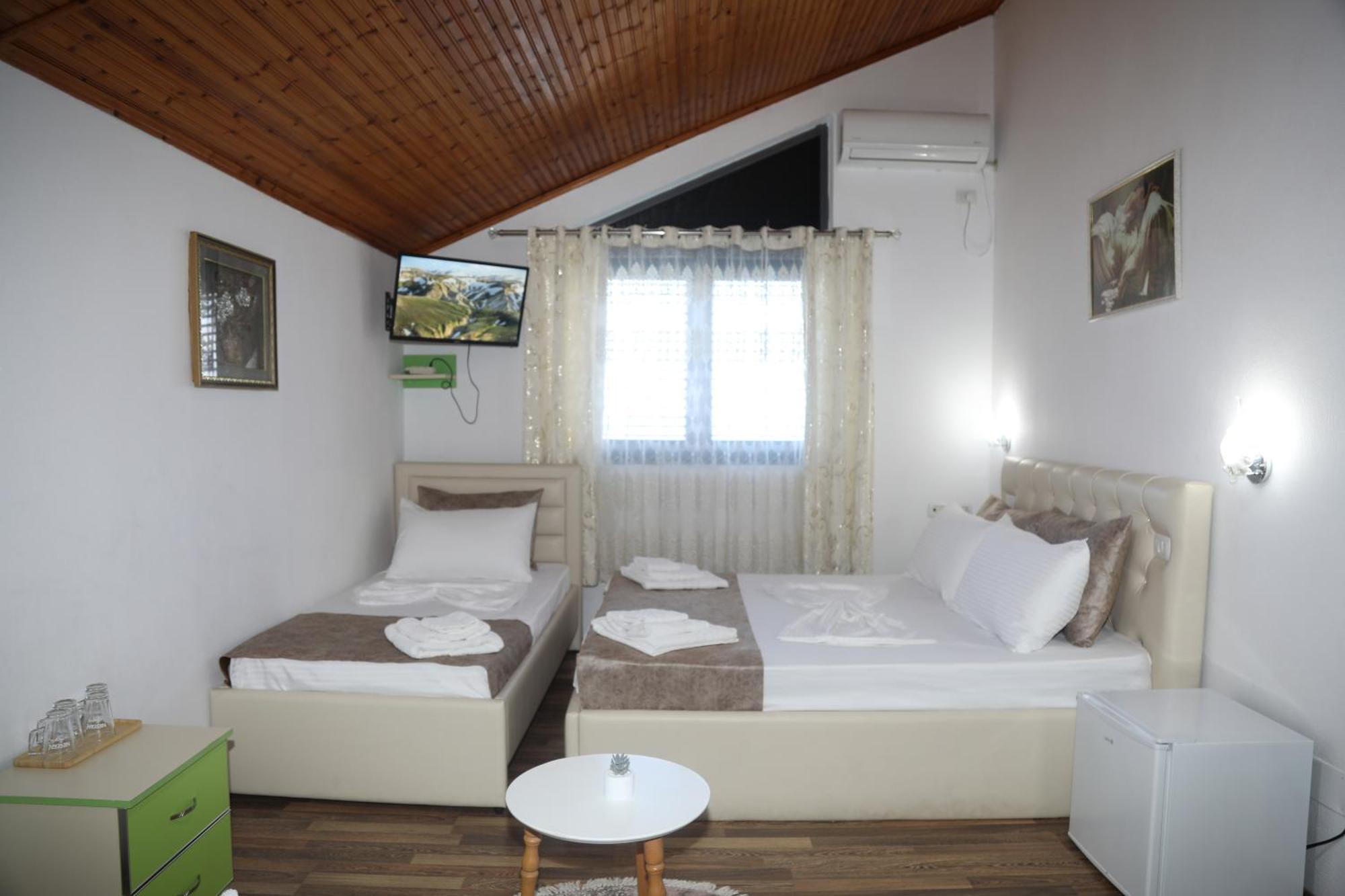 LakeFront House Široka Buitenkant foto